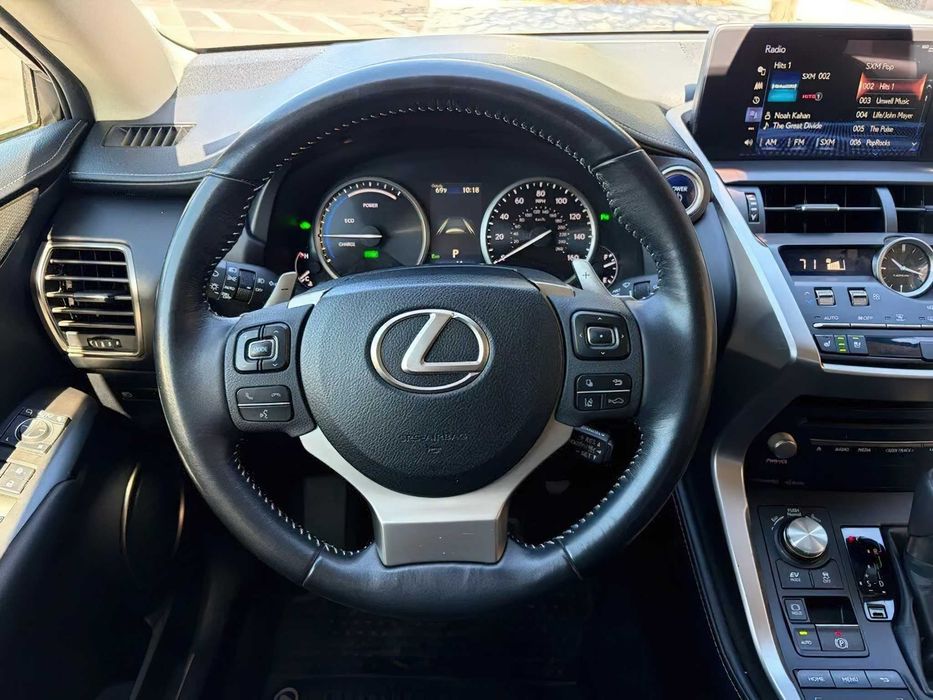 Lexus NX      2019