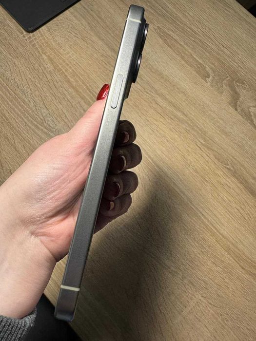 Apple iPhone 15 Pro Max 256 GB Natural Titanium (Б/У але "як новий")