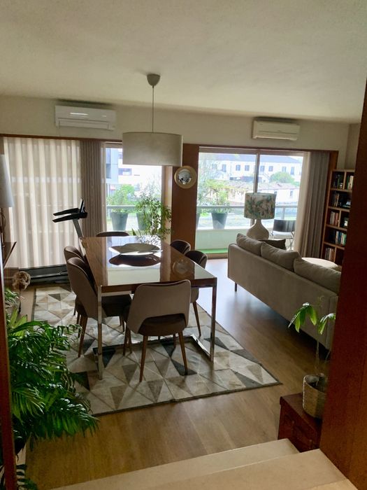 Apartamento T3  , bem localizado . Remodelado o ano passado .