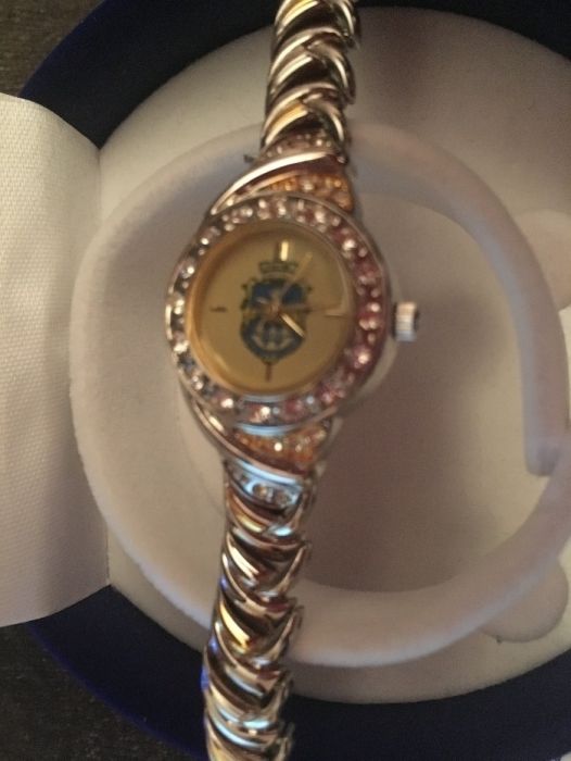 Q.&Q часы женские патриотические