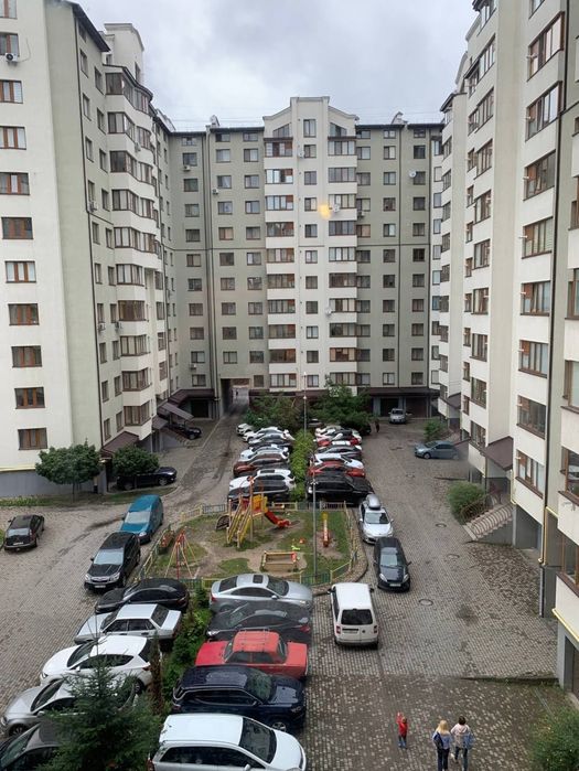 Оренда 2 кім квартири Центр вул. Хотинська 12, старіша новобудова ІО