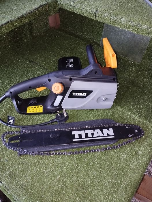 Електрична пила TITAN TTL 758chn-A