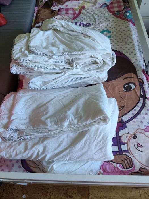 Cama de criança branca