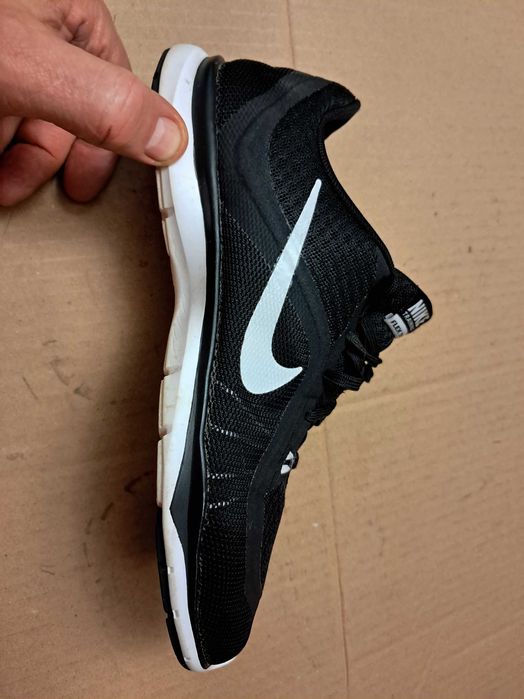 Женские Кроссовки Nike оригинал размер 39 стелька 25см