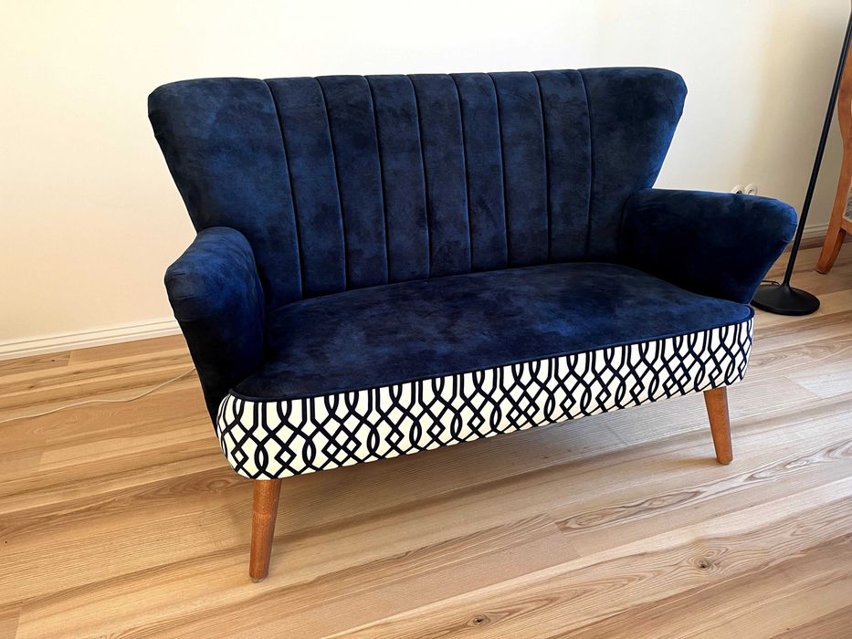 Piękna sofa 2-osobowa