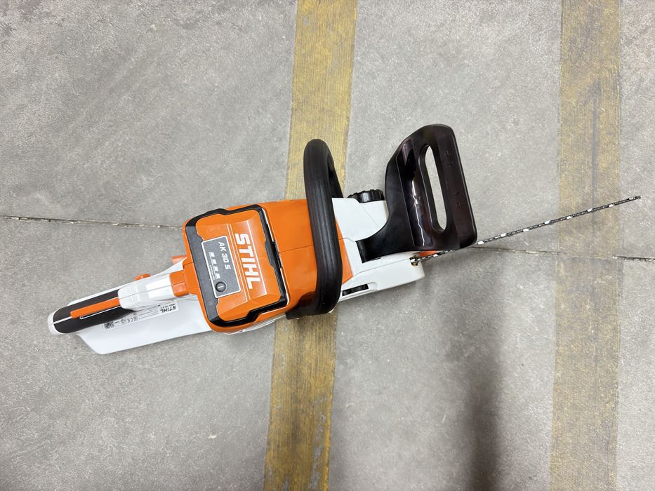 Motoserra Stihl MSA 70 c/ bateria e carregador
