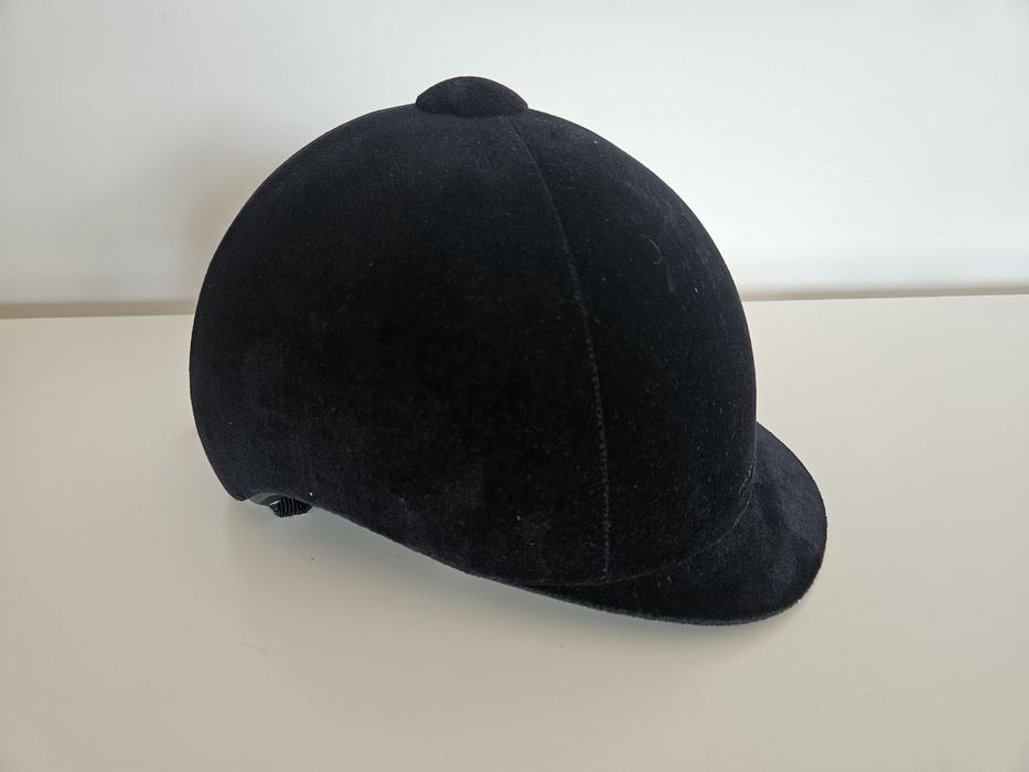 Kask czarny do jazdy konnej