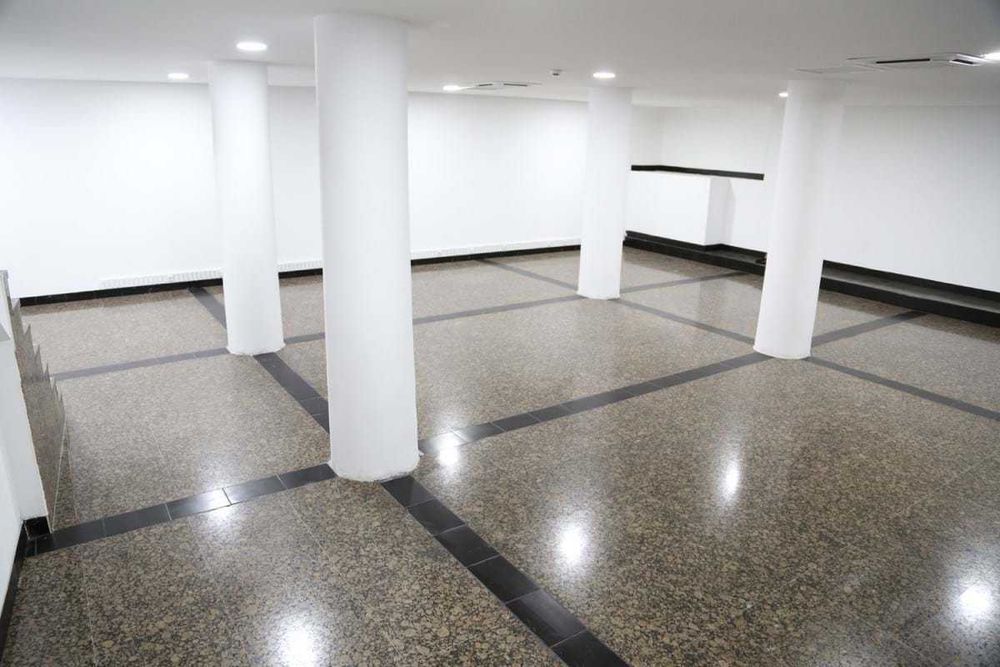 Loja com dois pisos, Penha de França (Venda ou arrendamento)