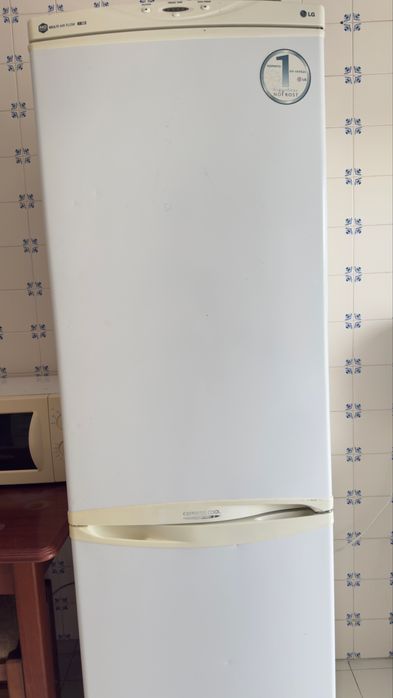 Frigorífico LG No Frost – Combinado – A funcionar perfeitamente