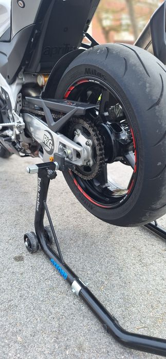 Aprilia Tuono V4