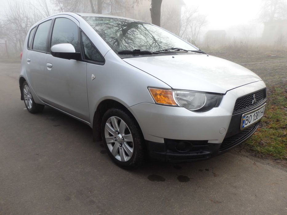 Легковий  автомобіль