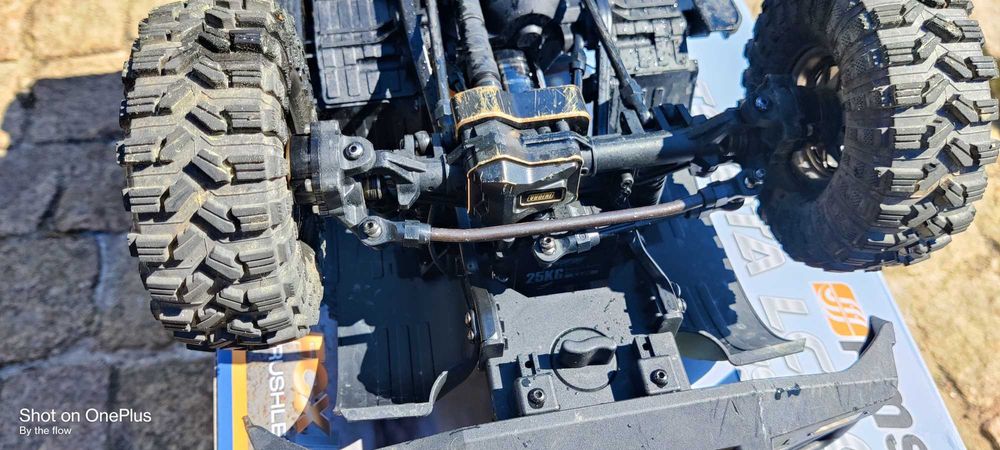 FMS FCX10 LC80 Pro V2 – Estado perfeito