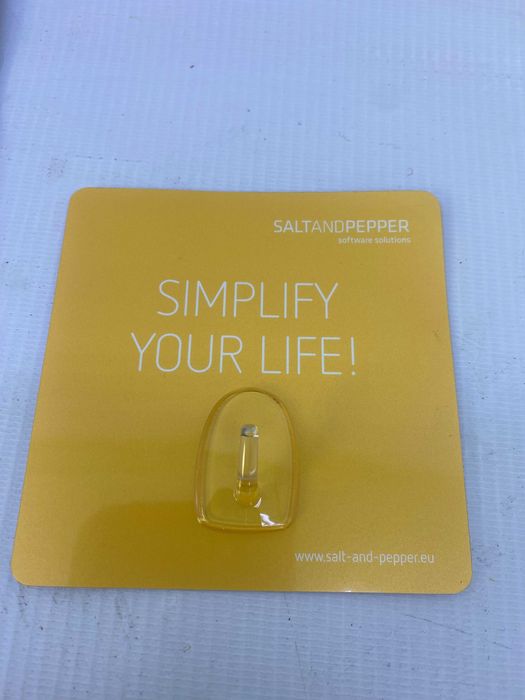 zawieszka/wieszak z przylepcem