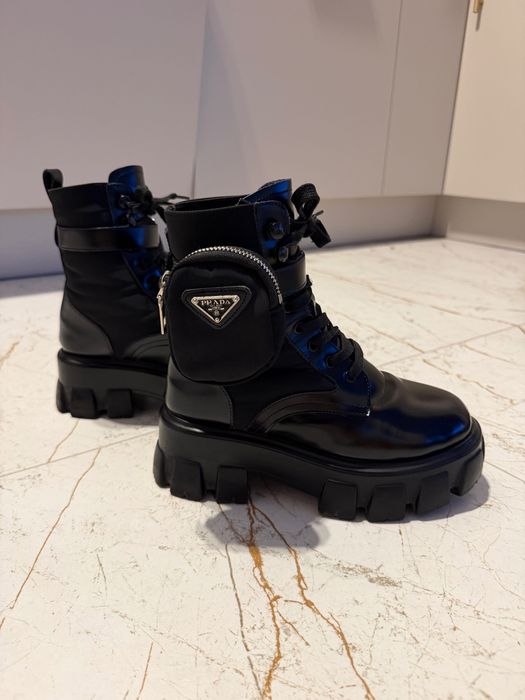 Buty czarne Prada zimowe