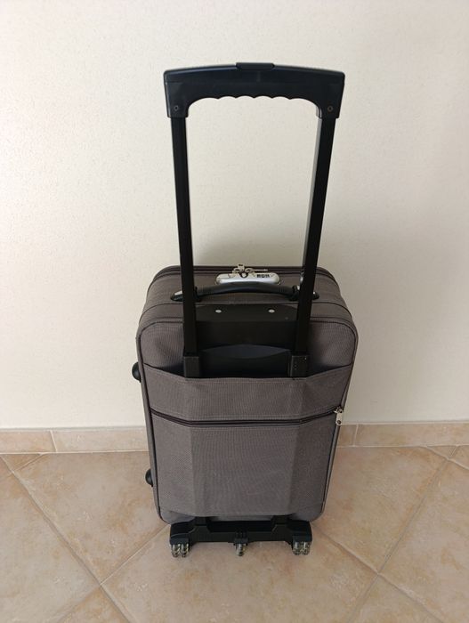 Mala de viagem cinzenta