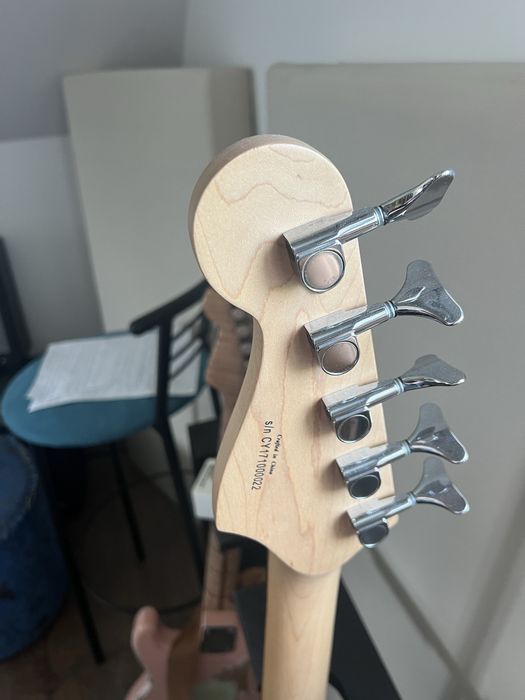 Fender Squier jbass 5str