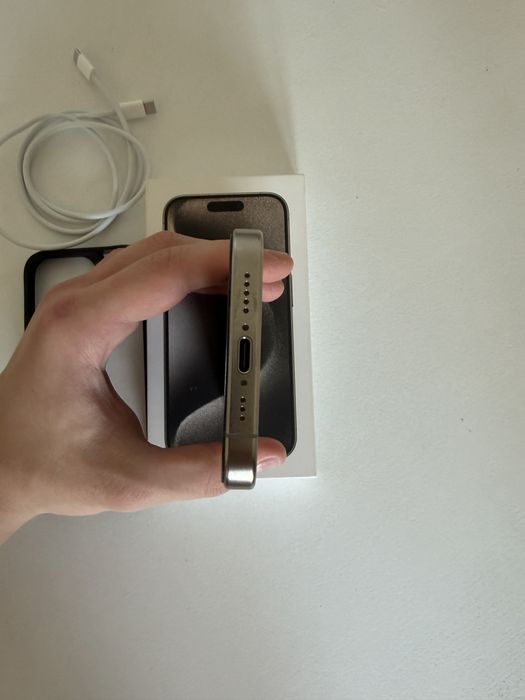 iPhone 15 pro 256gb