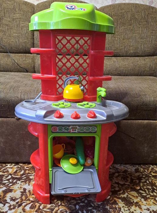 Кухня дитяча з посудкою