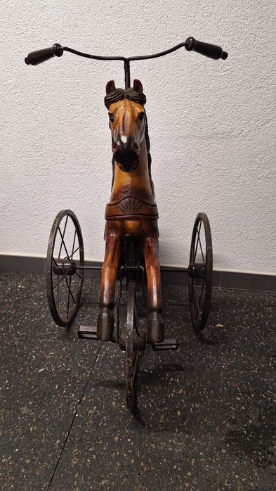 trójkołowy rowerek w kształcie konia