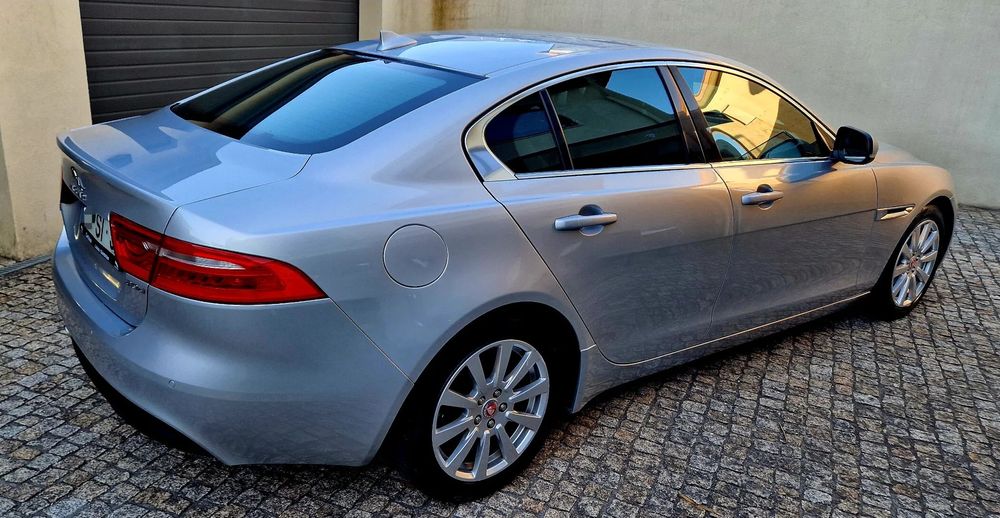 Jaguar XE 2.0 D Prestige Aut.