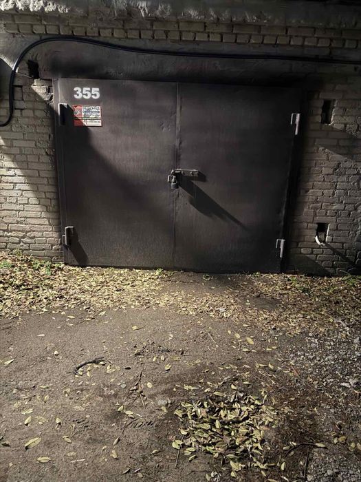 Гараж 96м2 з підвальними приміщеннями