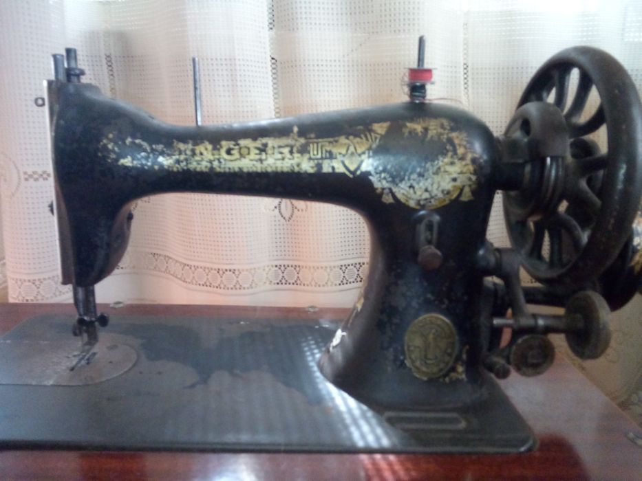 Недорого швейная машинка Singer