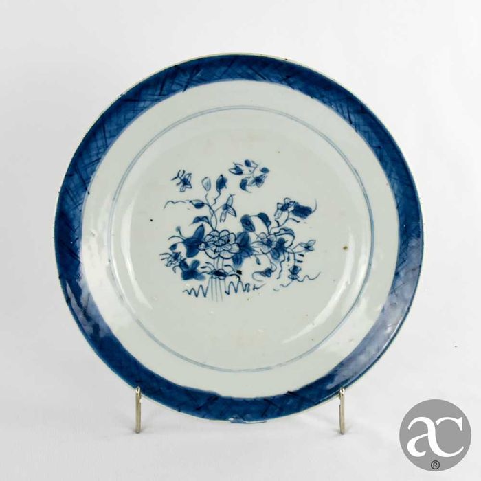 Par de pratos porcelana da China, Período Qianlong, séc. XVIII