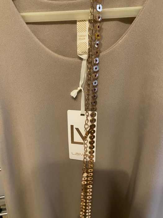 Nowa suknia z paskiem