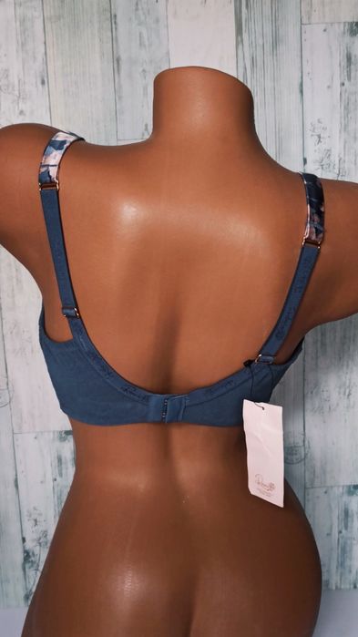 Шелковый бюстгальтер с кружевной отделкой lunaria от marks & spencer.