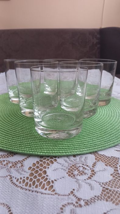 Oddam szklanki do drinków za gorzką 85% kakao czekoladę