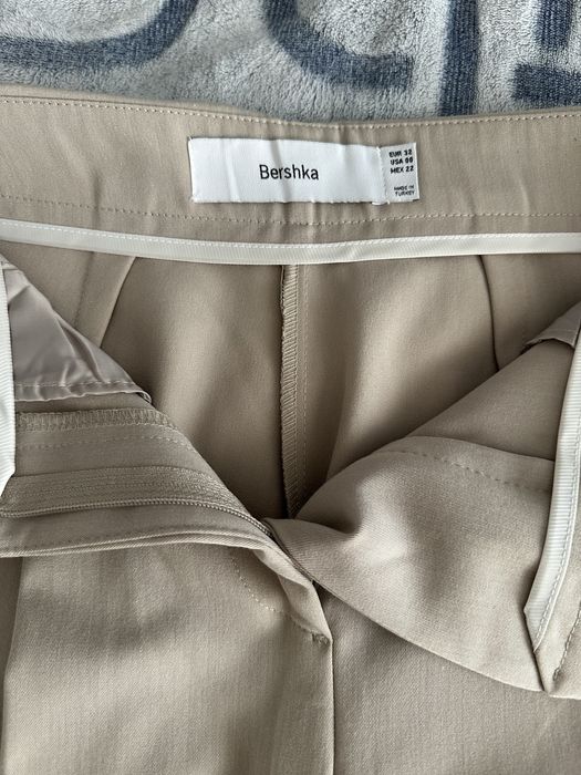 Женские брюки bershka, новые !