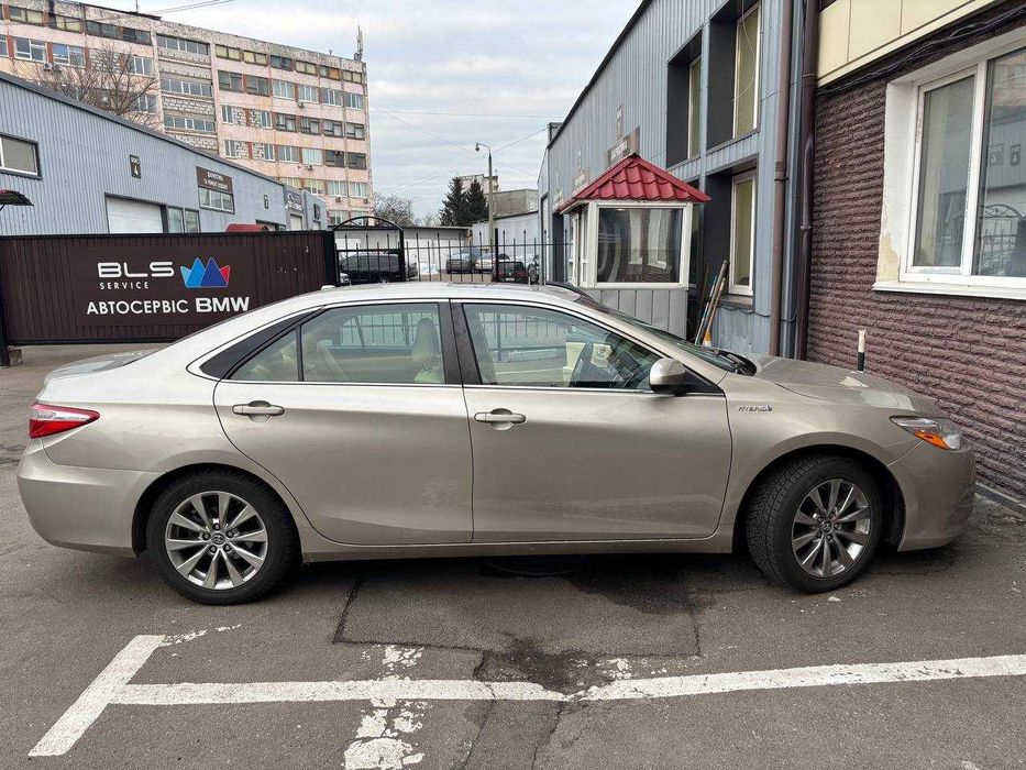 Оренда гібридна Camry | 7-8 газу/100км |