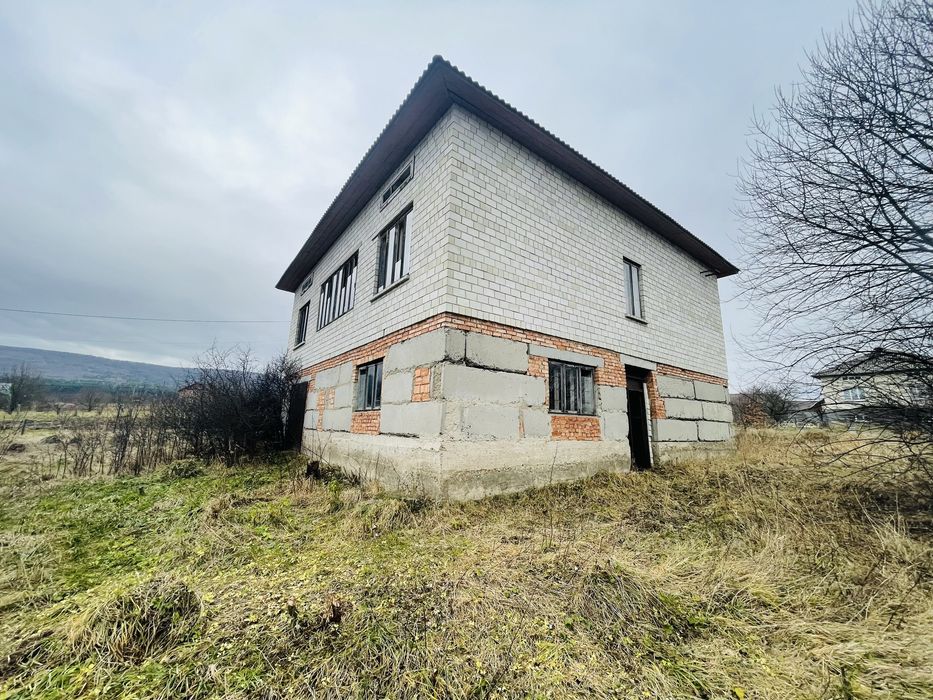 Незавершене будівництво 140 м² та технічна будівля