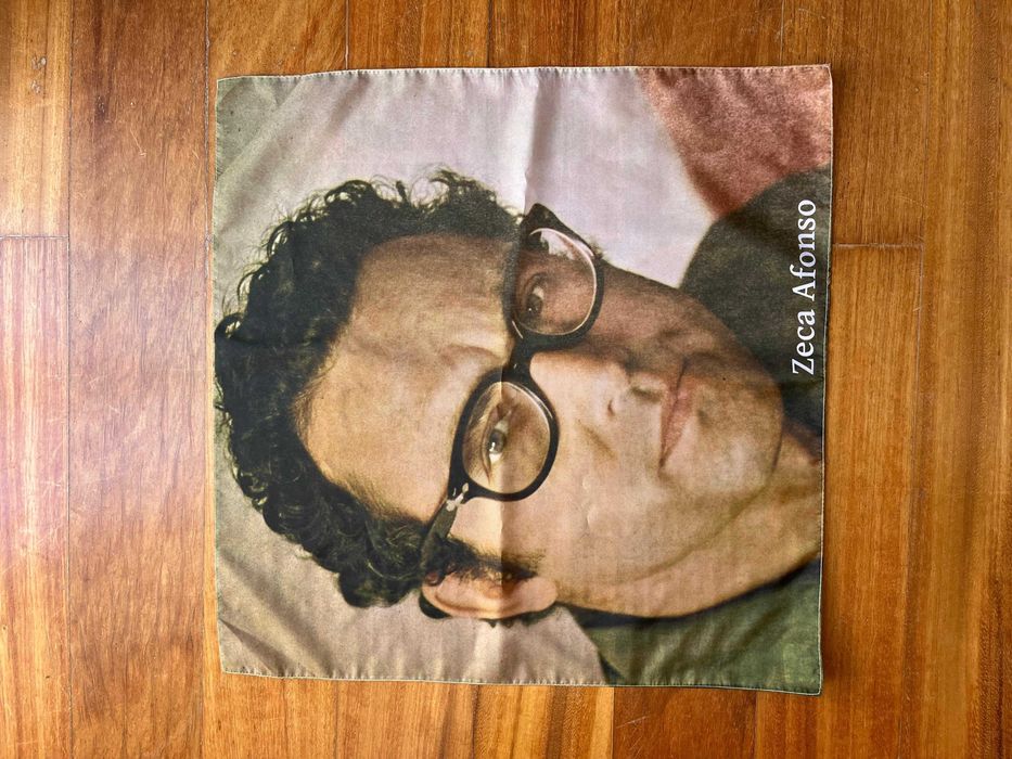 Lenço José Afonso Exclusivo | Novo c/ Etiqueta