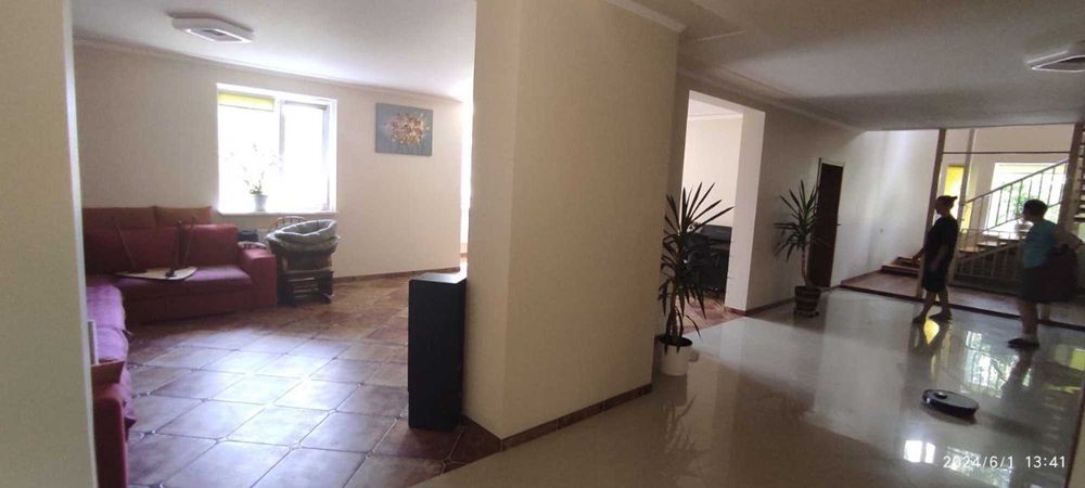 Без посредников. Продается просторный дом в Гатном – 300 м², 12 соток!