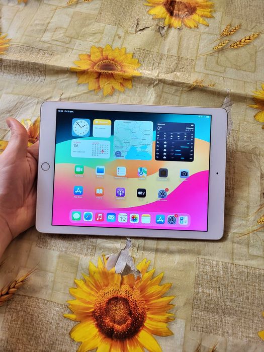 iPad 9.7" 2018 32 ГБ планшет apple версії wi-fi