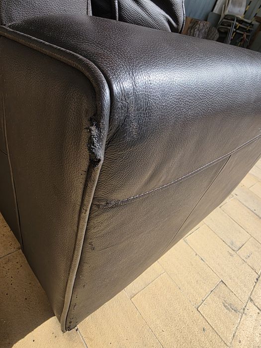 Sofa cama de casal Sofa bed
​Descrição:
Vendo sofá-cama de casal, muito prático e em excelente estado de conser