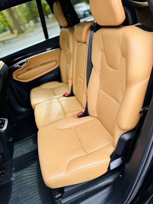 Volvo XC90      2018