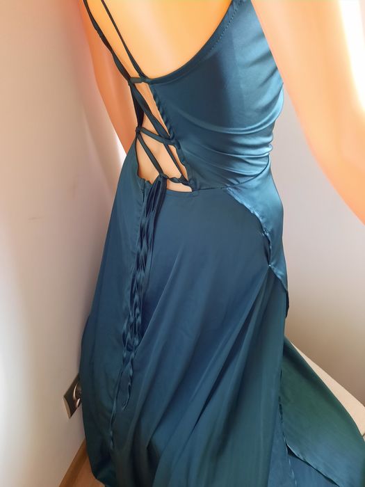 Nowa elegancka sukienka