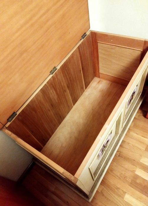 Conjunto : Mesa; Sofá, arca