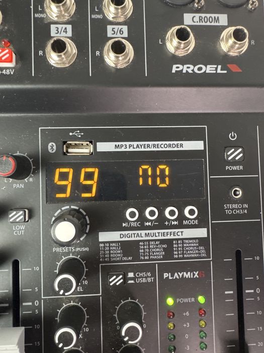 Mesa de mistura Proel Playmix 6