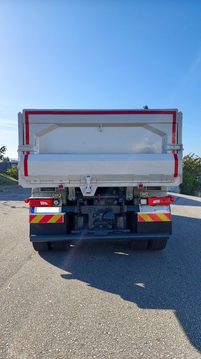 Scania R580 V8 6x4 basculante susp. ar