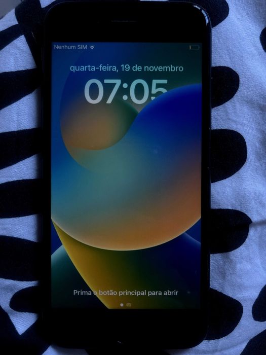 Iphone 8 64GB - Precisa de uma bateria nova