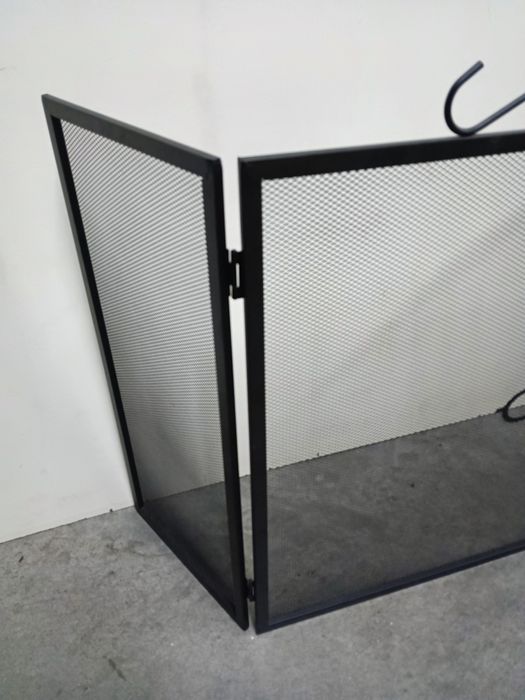 Proteção metálica para lareira, medidas em foto no anúncio