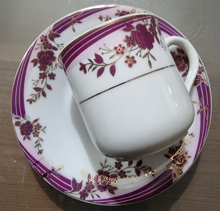 Várias chávenas marcas antigas conhecidas