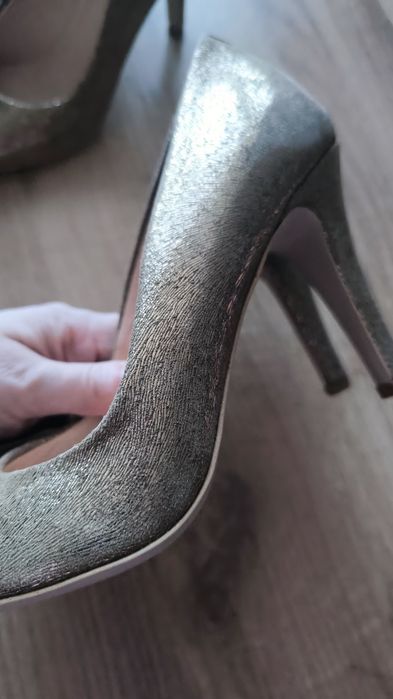 Buty na obcasie Quazi