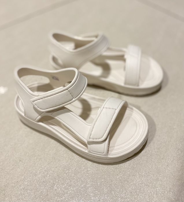 Sandálias de borracha para criança - Zara