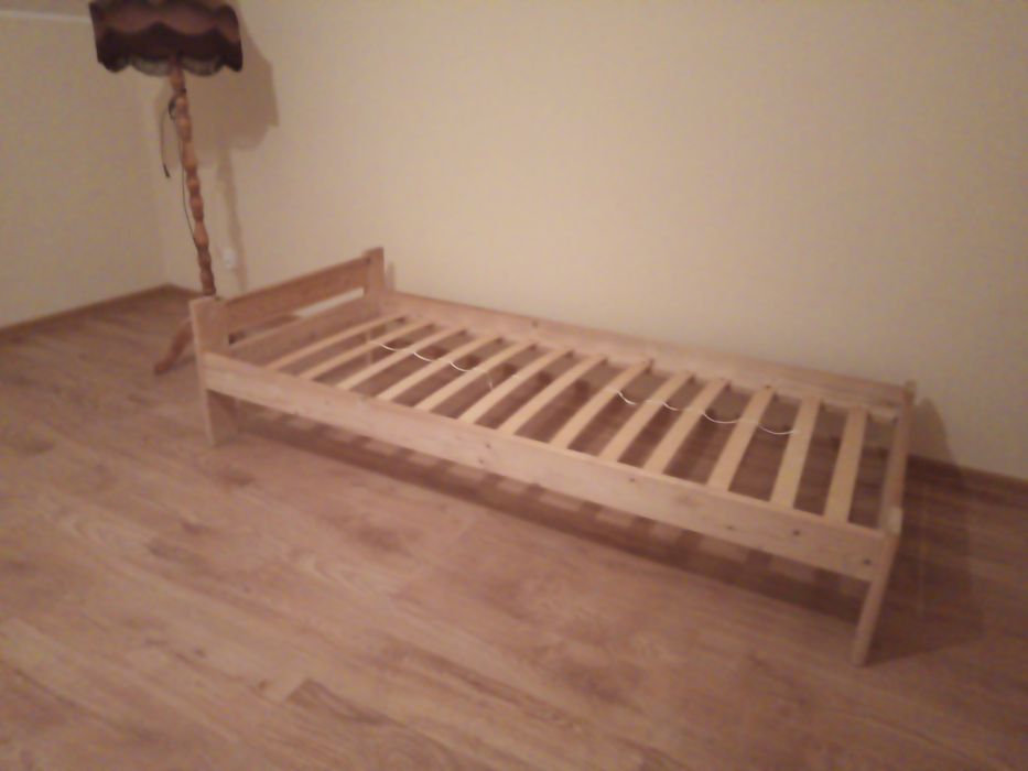 Sprzedam łóżko 90x200 drewniane