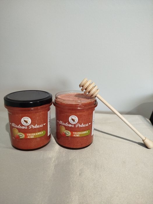 Miód z owocami liofilizowanymi