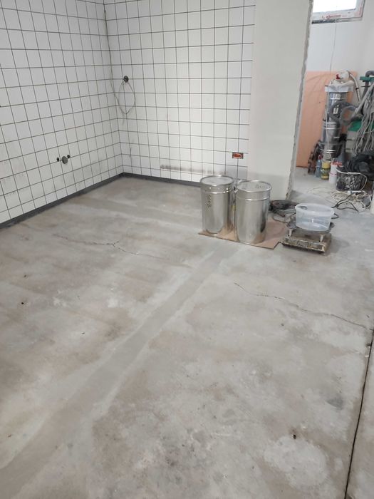 Епоксидне зміцнення напівсухої стяжки • Підготовка під покриття